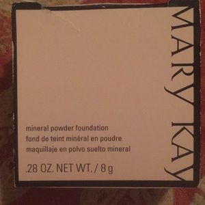 Mary Kay Mineral Powder Foundation Beige 1.5
